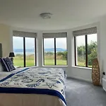 The House, Sea View Apartman Greencastle