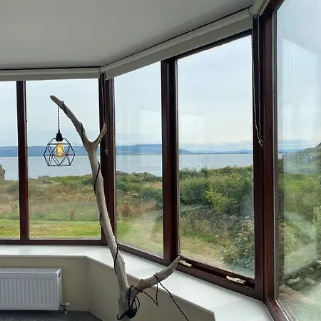 The Old Coach House, Sea View Apartment *