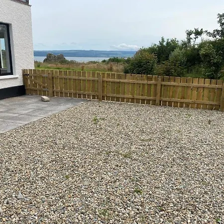 The Old Coach House, Sea View Apartment Greencastle (Donegal)