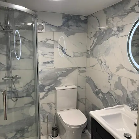 The House, Sea View 格林卡斯尔