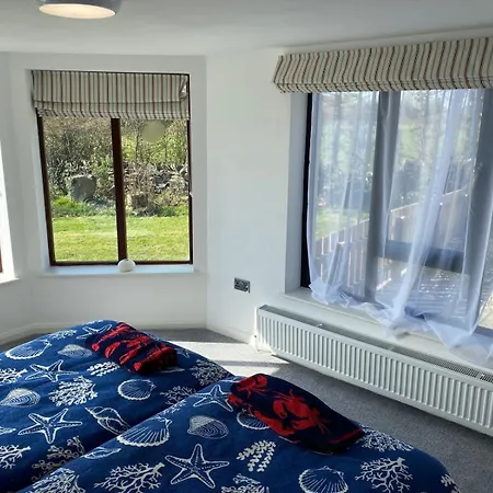 The Old Coach House, Sea View Apartment *
