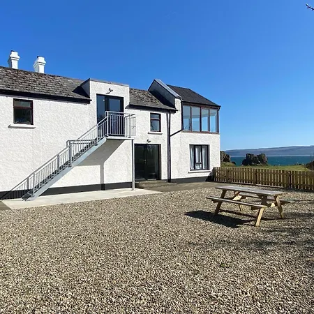 The Old Coach House, Sea View Apartment Greencastle (Donegal)