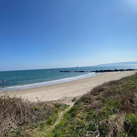 The House, Sea View * Greencastle (Donegal)