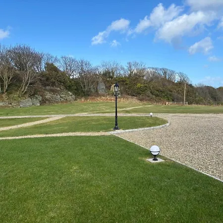 The House, Sea View * Greencastle (Donegal)