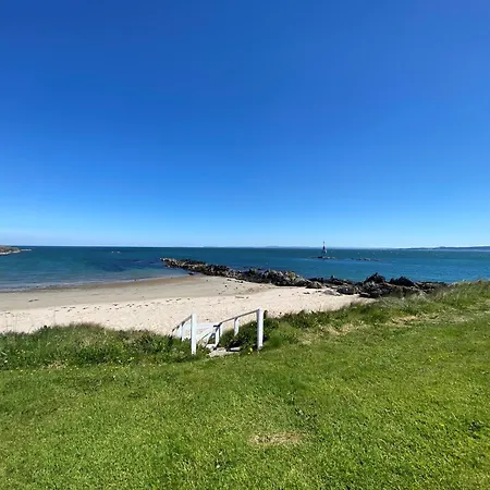 The Old Coach House, Sea View Apartment Greencastle (Donegal)