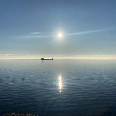 The House, Sea View 公寓